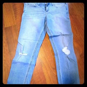 Hollister distressed skinny crop